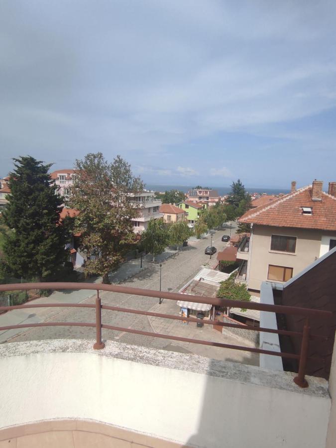 Хотел Андре Hotel Chernomorets Exterior photo